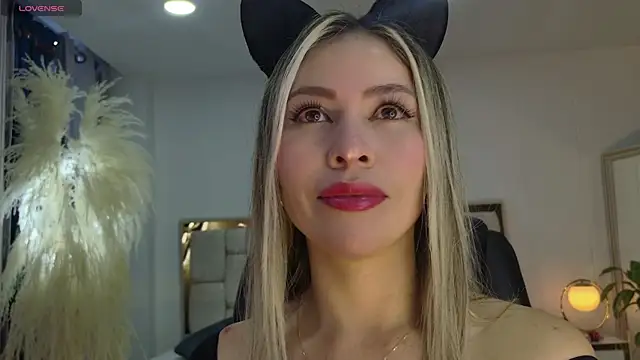 Ammy Castro online show from October 2025 10:11:02 PM