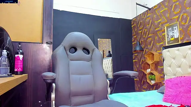 deyy madissonn online show from January 2025 08:19:02 PM