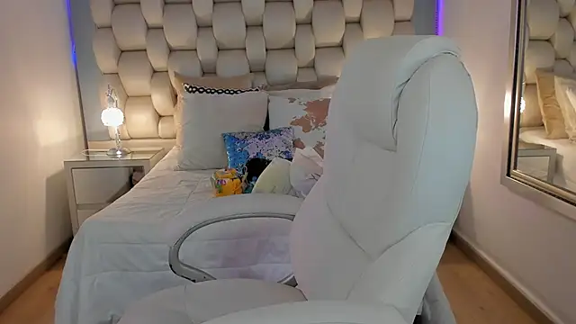 Helleamazing online show from January 2025 04:58:01 AM