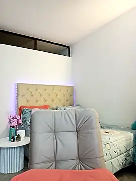 Helleamazing online show from October 2025 02:18:01 AM