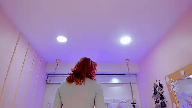 Juliana Saenzz online show from January 2025 12:06:01 PM