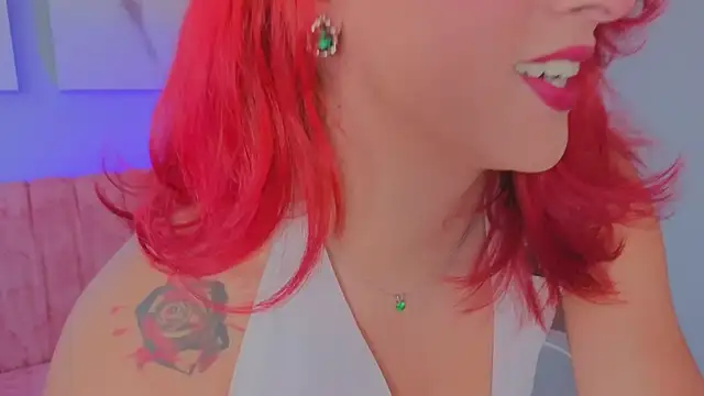 Juliana Saenzz online show from November 2025 02:38:01 PM