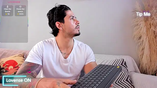 neo dimou  online show from November 2025 11:31:02 AM