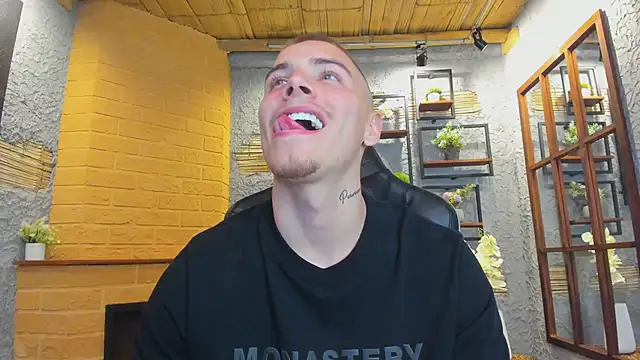 JordanThompson  online show from March 2025 10:06:01 PM