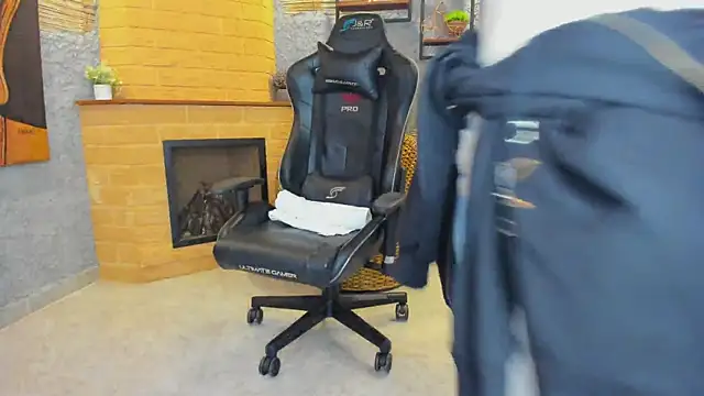 JordanThompson  online show from March 2025 07:20:02 PM