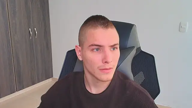 JordanThompson  online show from September 2025 09:59:02 PM