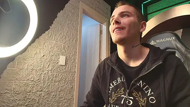 JordanThompson  online show from October 2025 11:11:02 AM