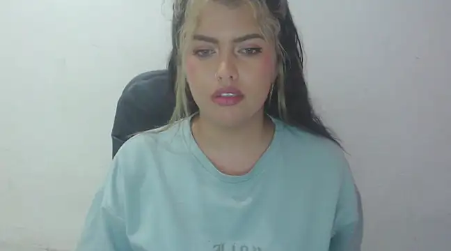 Snapshot of sweetkitty_16 chatting on March 2025 04:34:02 AM sweetkitty 16 online show from March 2025 04:34:02 AM