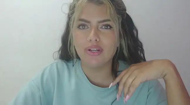 Snapshot of sweetkitty_16 chatting on March 2025 08:00:01 AM sweetkitty 16 online show from March 2025 08:00:01 AM