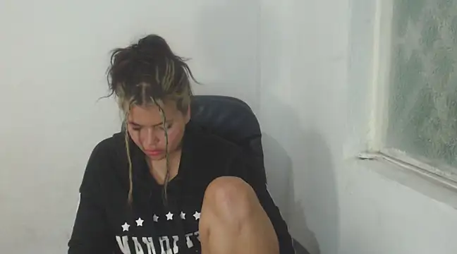 Snapshot of sweetkitty_16 chatting on March 2025 12:23:02 PM sweetkitty 16 online show from March 2025 12:23:02 PM