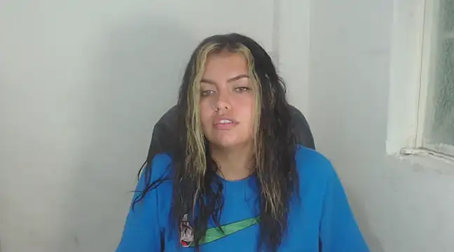 Snapshot of sweetkitty_16 chatting on March 2025 02:04:02 AM sweetkitty 16 online show from March 2025 02:04:02 AM