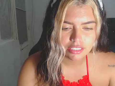 Snapshot of sweetkitty_16 chatting on September 2025 01:05:02 AM sweetkitty 16 online show from September 2025 01:05:02 AM