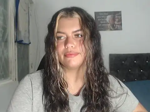 Snapshot of sweetkitty_16 chatting on September 2025 03:54:01 AM sweetkitty 16 online show from September 2025 03:54:01 AM