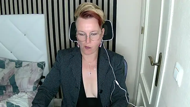 xxNoeliaxx online show from March 2025 11:08:02 AM