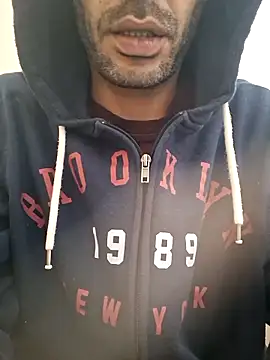 Snapshot of molozeb chatting on December 2025 08:32:02 AM molozeb online show from December 2025 08:32:02 AM