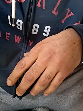 Snapshot of molozeb chatting on December 2025 10:11:02 AM molozeb online show from December 2025 10:11:02 AM