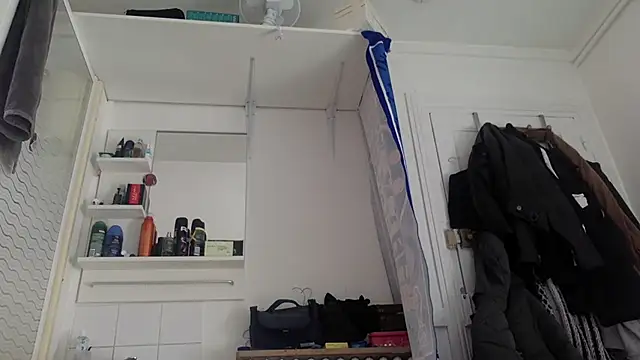 Snapshot of molozeb chatting on January 2026 01:05:02 PM molozeb online show from January 2026 01:05:02 PM