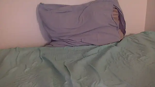 Snapshot of molozeb chatting on February 2026 10:15:02 PM molozeb online show from February 2026 10:15:02 PM