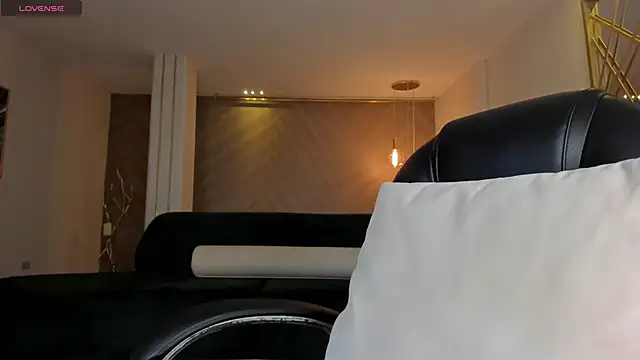 JessicaWilliams1 online show from September 2025 09:54:02 AM