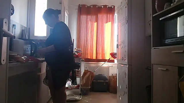 FrancaiseLynne online show from March 2026 03:06:01 PM