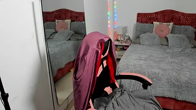 Snapshot of Marie_Mature chatting on September 2025 01:35:02 PM Marie Mature online show from September 2025 01:35:02 PM