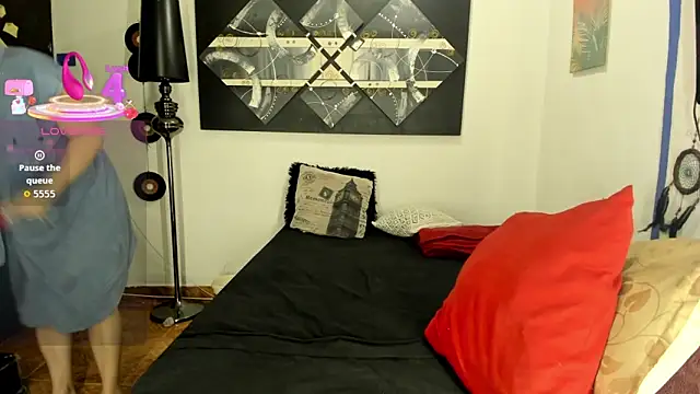 Snapshot of SARAMISHA chatting on September 2025 01:34:01 PM SARAMISHA online show from September 2025 01:34:01 PM