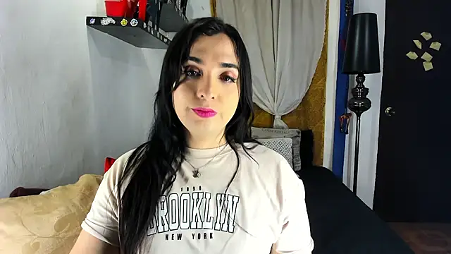 Snapshot of SARAMISHA chatting on October 2025 05:27:02 AM SARAMISHA online show from October 2025 05:27:02 AM