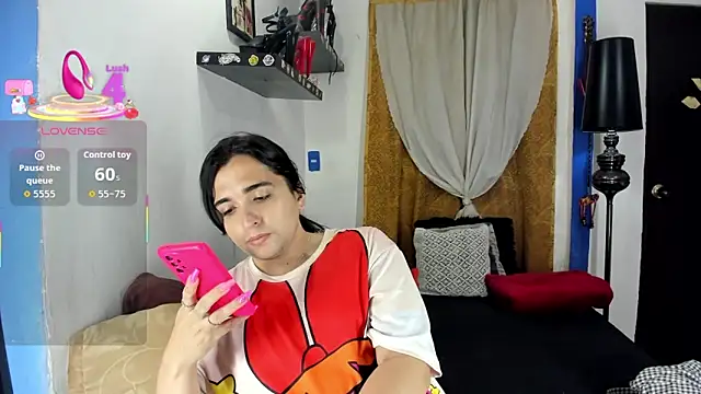 Snapshot of SARAMISHA chatting on October 2025 06:08:01 PM SARAMISHA online show from October 2025 06:08:01 PM