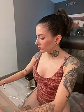 LiliJones  online show from December 2024 01:49:01 PM