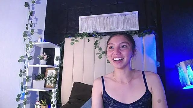 kendall saenz online show from December 2024 07:29:02 PM