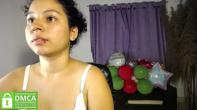 Snapshot of Mr_MrsCurie chatting on October 2025 02:58:02 AM Mr MrsCurie online show from October 2025 02:58:02 AM