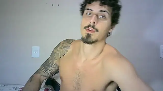 Snapshot of milkoffe chatting on December 2024 05:26:01 AM milkoffe online show from December 2024 05:26:01 AM