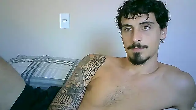 Snapshot of milkoffe chatting on December 2024 07:49:01 PM milkoffe online show from December 2024 07:49:01 PM