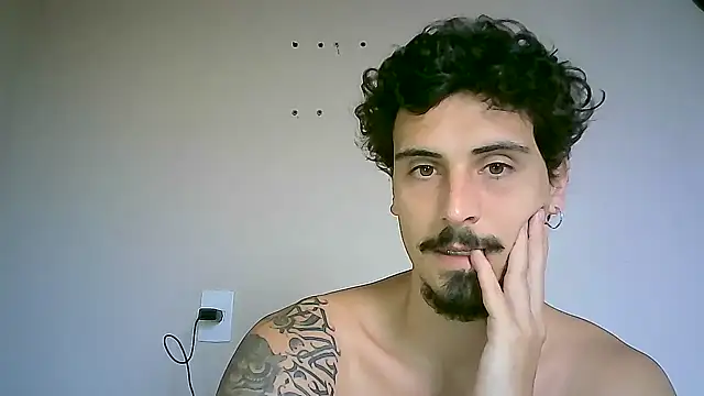 Snapshot of milkoffe chatting on December 2024 03:52:01 PM milkoffe online show from December 2024 03:52:01 PM