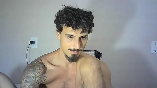 Snapshot of milkoffe chatting on January 2025 11:21:01 PM milkoffe online show from January 2025 11:21:01 PM