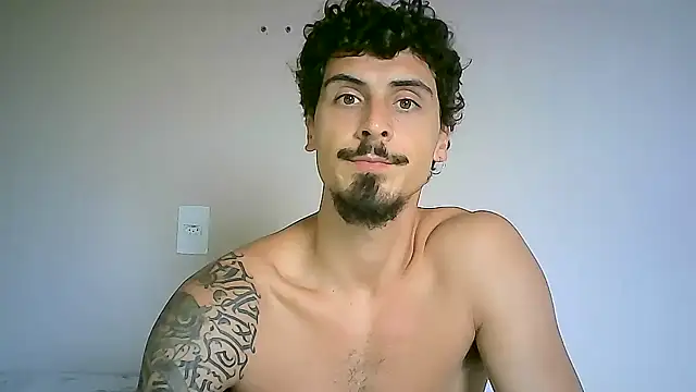 Snapshot of milkoffe chatting on January 2025 02:53:01 PM milkoffe online show from January 2025 02:53:01 PM