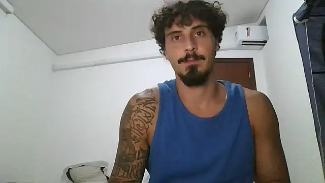 Snapshot of milkoffe chatting on February 2026 04:06:01 AM milkoffe online show from February 2026 04:06:01 AM