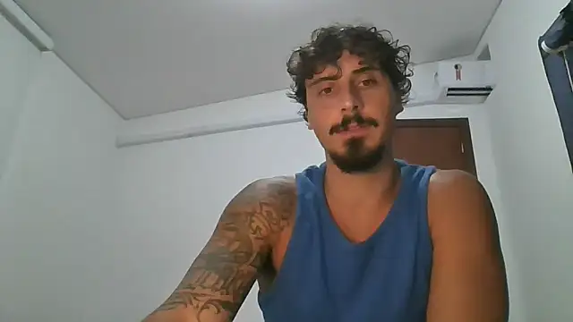 Snapshot of milkoffe chatting on February 2026 09:52:01 PM milkoffe online show from February 2026 09:52:01 PM