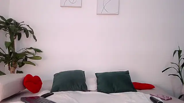 NicollColeman online show from November 2025 07:24:02 PM