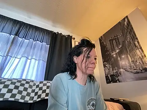 SidneyRaee online show from December 2024 05:17:02 PM