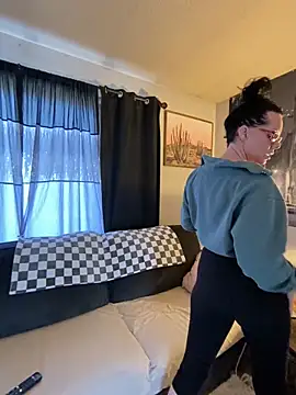 SidneyRaee online show from December 2024 07:43:02 PM