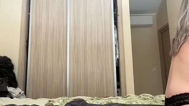 naughtyhollyxxxx online show from October 2025 03:20:02 PM