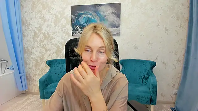 Sinty Devis online show from March 2025 05:46:01 PM