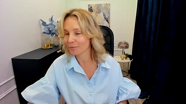 Sinty Devis online show from September 2025 11:43:01 AM