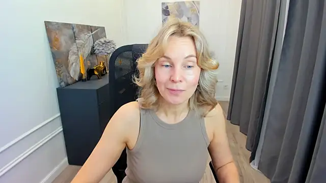 Snapshot of Sinty_Devis chatting on May 2026 04:31:02 AM Sinty Devis online show from May 2026 04:31:02 AM