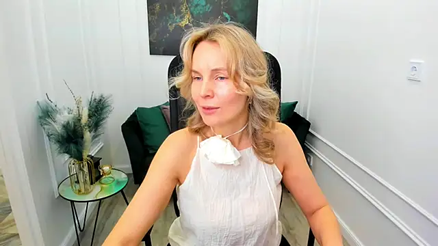 Snapshot of Sinty_Devis chatting on May 2026 04:41:02 AM Sinty Devis online show from May 2026 04:41:02 AM