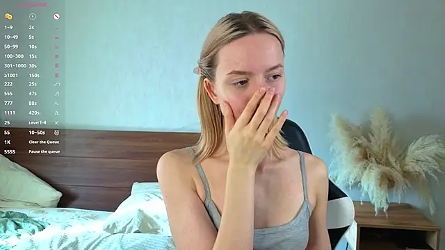 IdaValenti online show from October 2025 04:44:01 AM