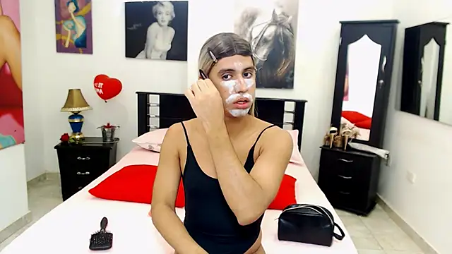 Snapshot of VeronicaReynolds chatting on December 2024 12:07:02 PM VeronicaReynolds online show from December 2024 12:07:02 PM