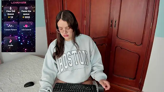  Sarahh 0 online show from December 2024 01:39:01 PM