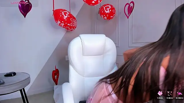 carolriveraa  online show from February 2025 05:36:01 PM